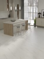 Ламинат EGGER PRO Large Aqua+ 8мм. 33кл. Мрамор Леванто белый "8шт./2.543м2/упак" — изображение 2